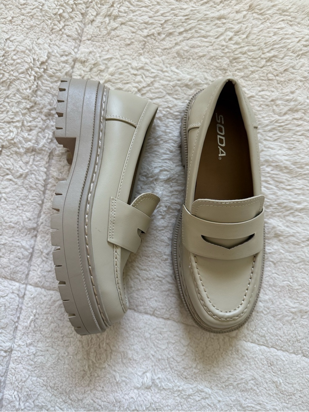 Cream Platform Penny Loafers Size 6 Chunky Lug Sole Preppy Y2K Brand New Shoes - Picture 7 of 7